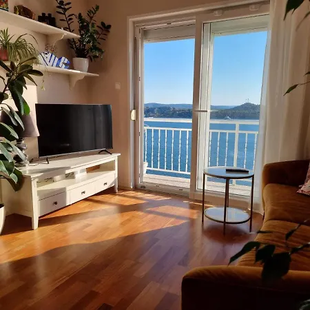 Best Sea View - In Old Town Apartment