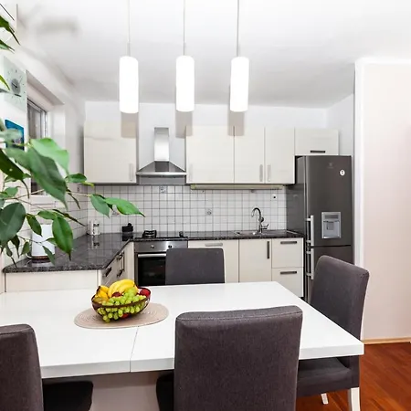 Best Sea View - In Old Town Apartment *